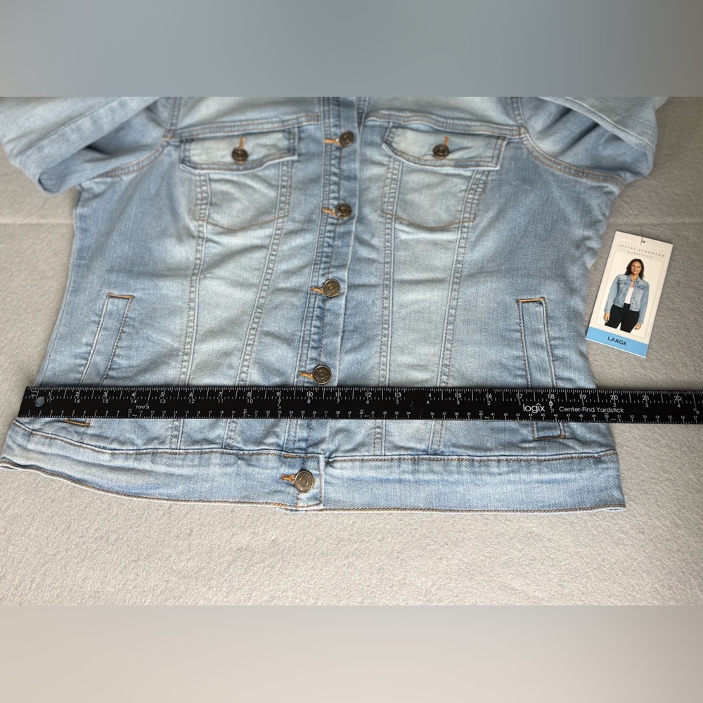 Social Standard by Sanctuary Light Wash Button Up Denim Jean Jacket Large - Picture 9 of 9